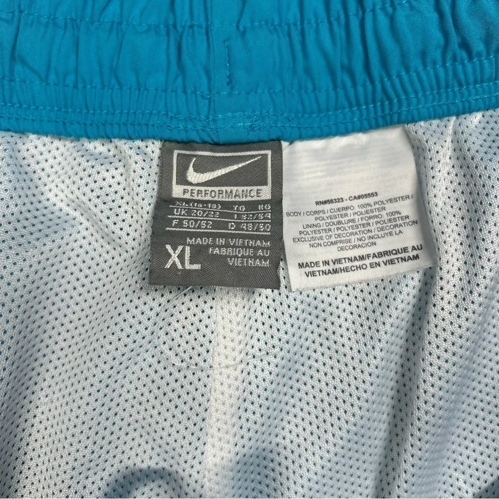 Nike Shorts Boys Extra Large Bright Lined Activewear Gym Fitness Swimming Vaca